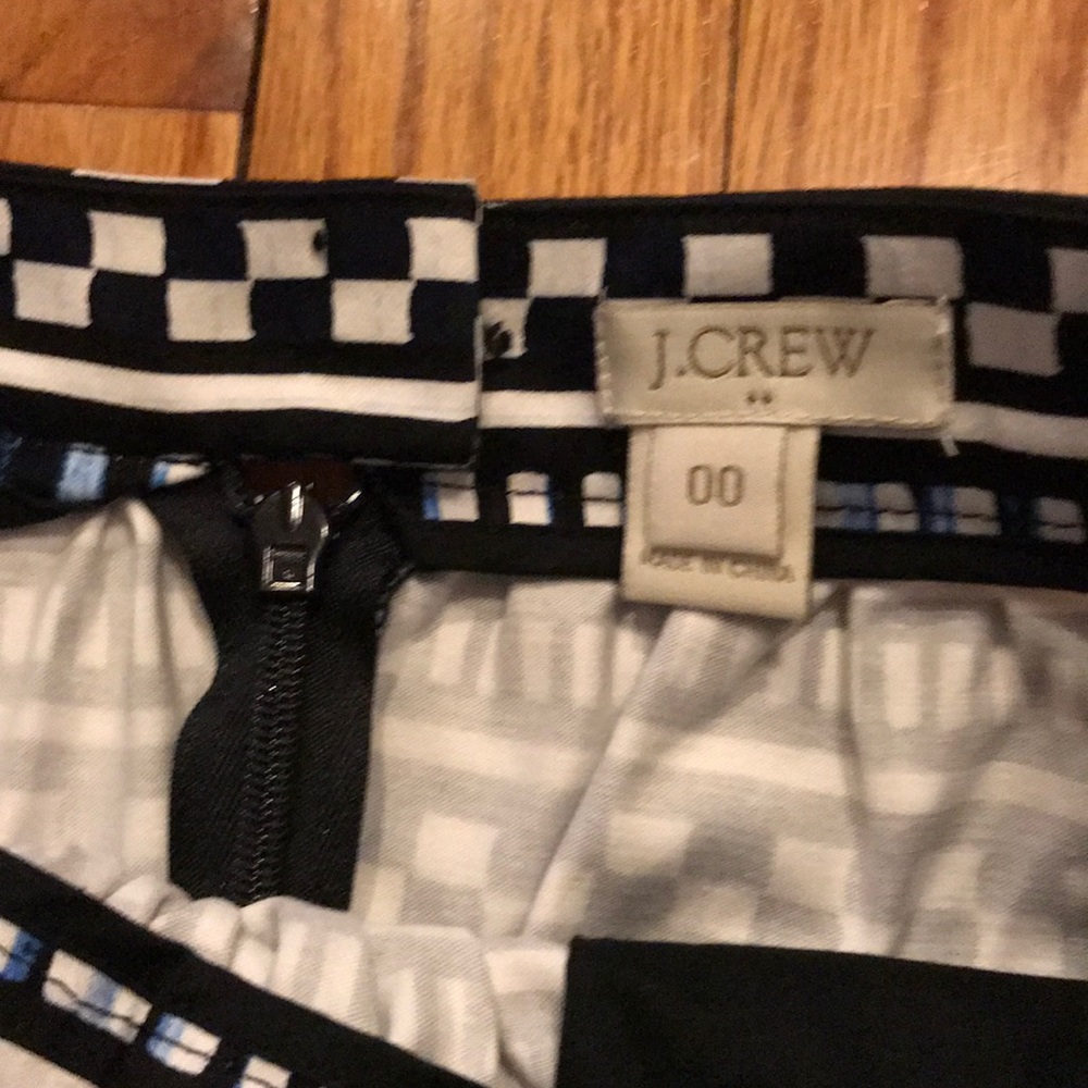 Women’s J crew Printed skirt - Picture 2 of 3